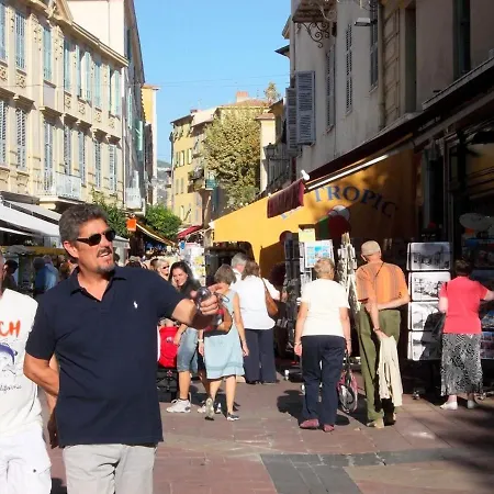 Paris Palace Face En Plein Centre Menton